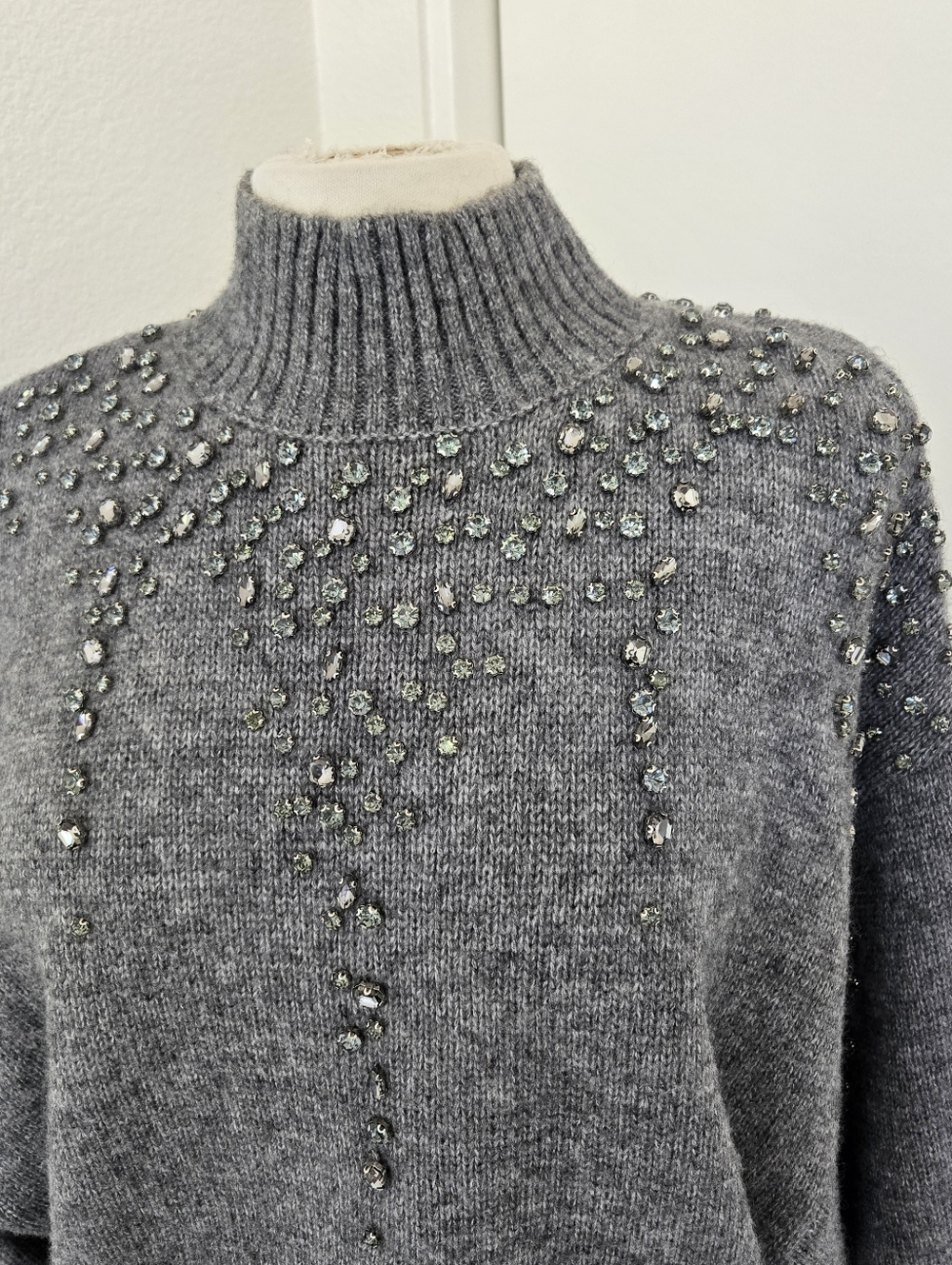 Zara Womens Rhinestones Embellished Knit Cropped Sweater Medium Wool Blend Gray - Picture 6 of 16